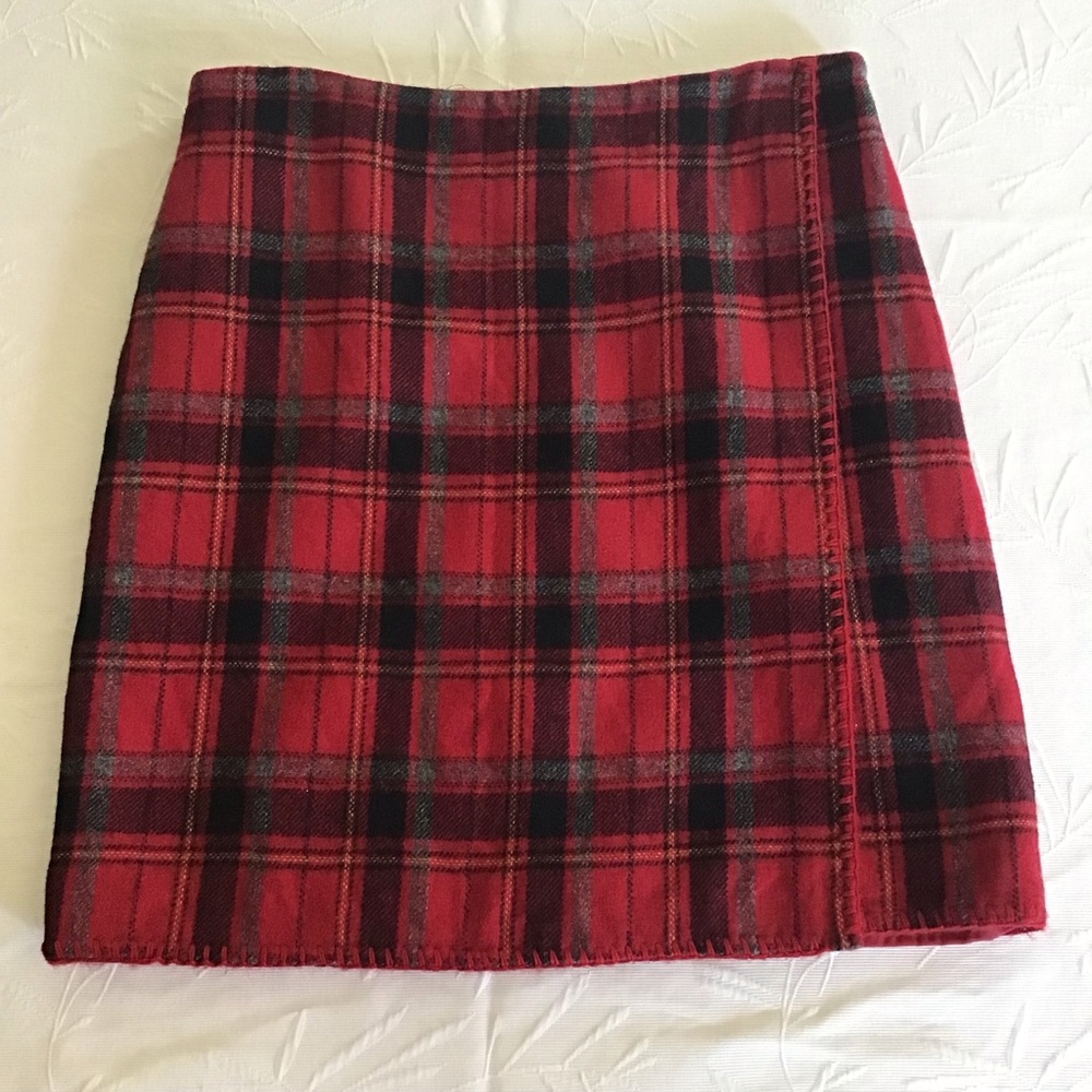Eddie Bauer Red and Black Mini Pencil Skirt Item #074